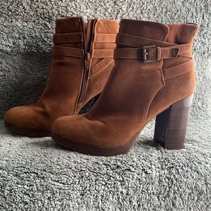 Chunky heel zip up bootie